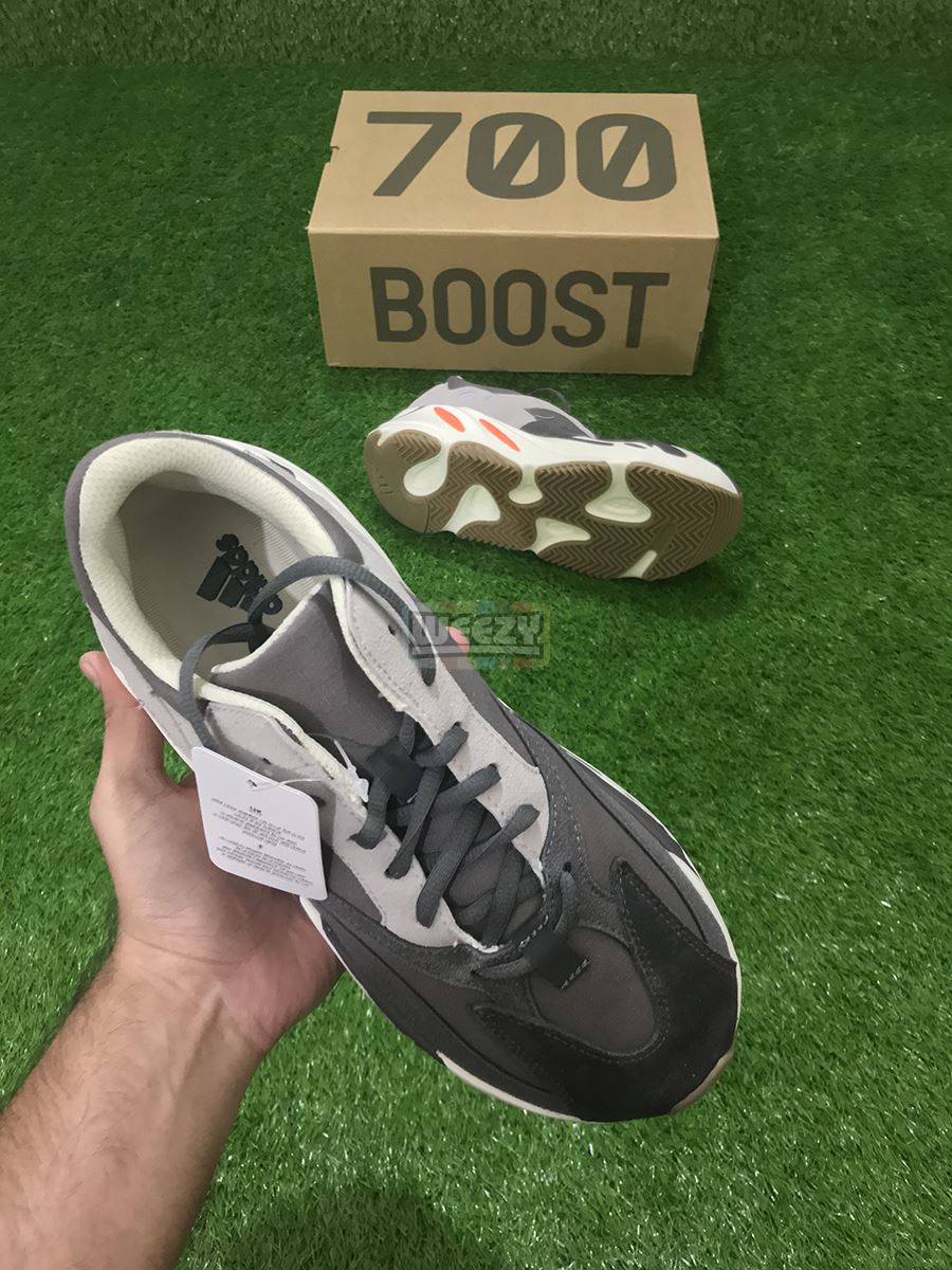 Adidas Yeezy 700 (Magnet)