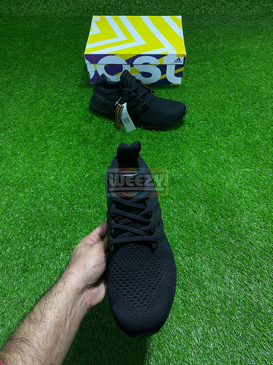 Adidas Ultraboost (Black)