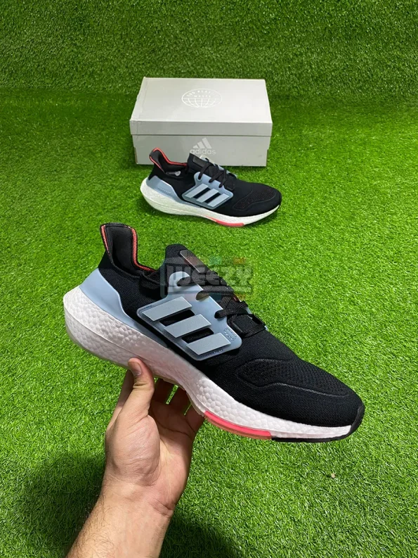 Ultraboost 22 (Blk GO) MAY 2022 Final (2) IMG_3097